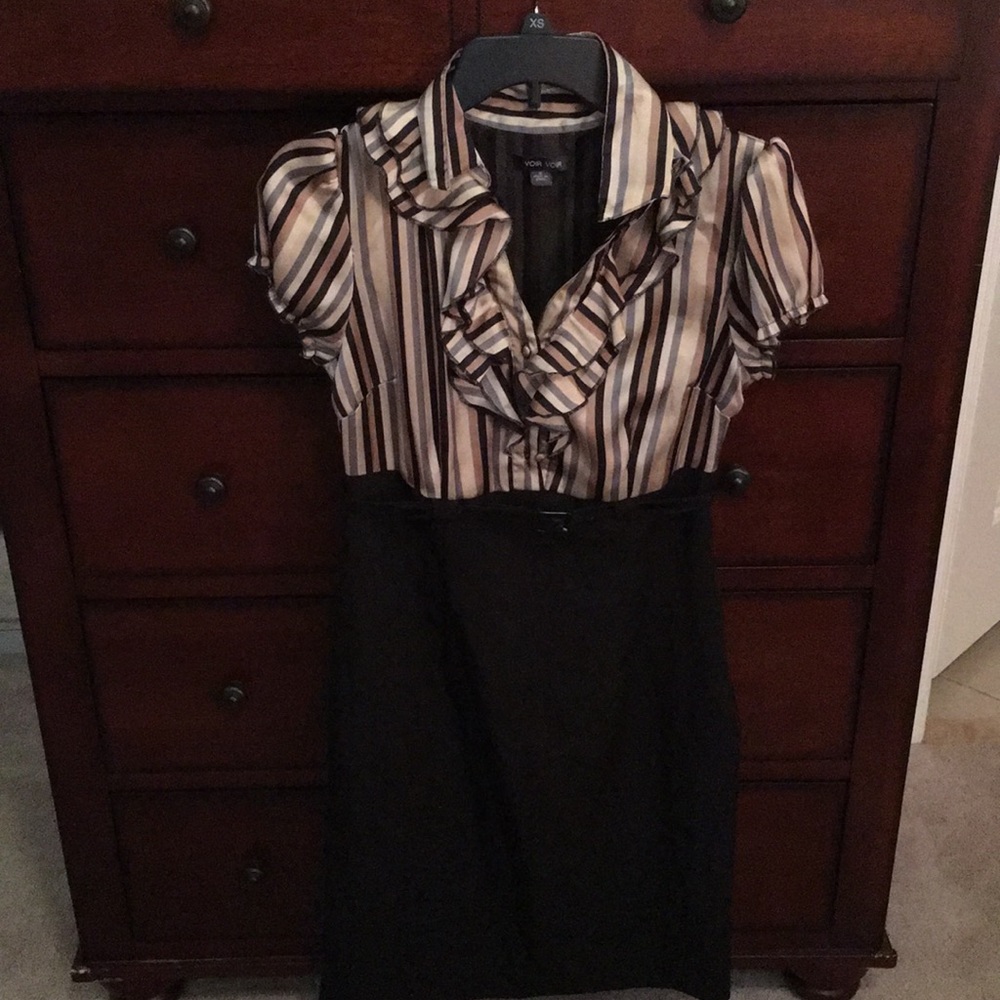 Ruffled collar dress